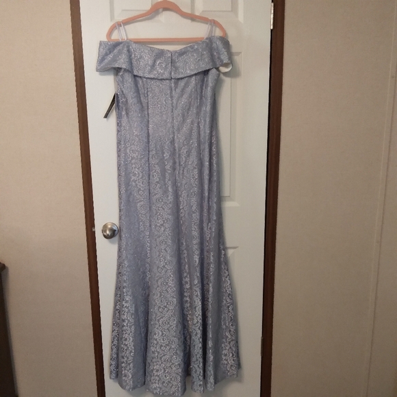 CACHET' NY Lace off the Shoulder Sky Blue Silver Trumpet Evening Gown Sparkle 14 - Picture 8 of 9